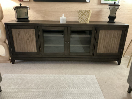 LG ENTERTAINMENT TABLE