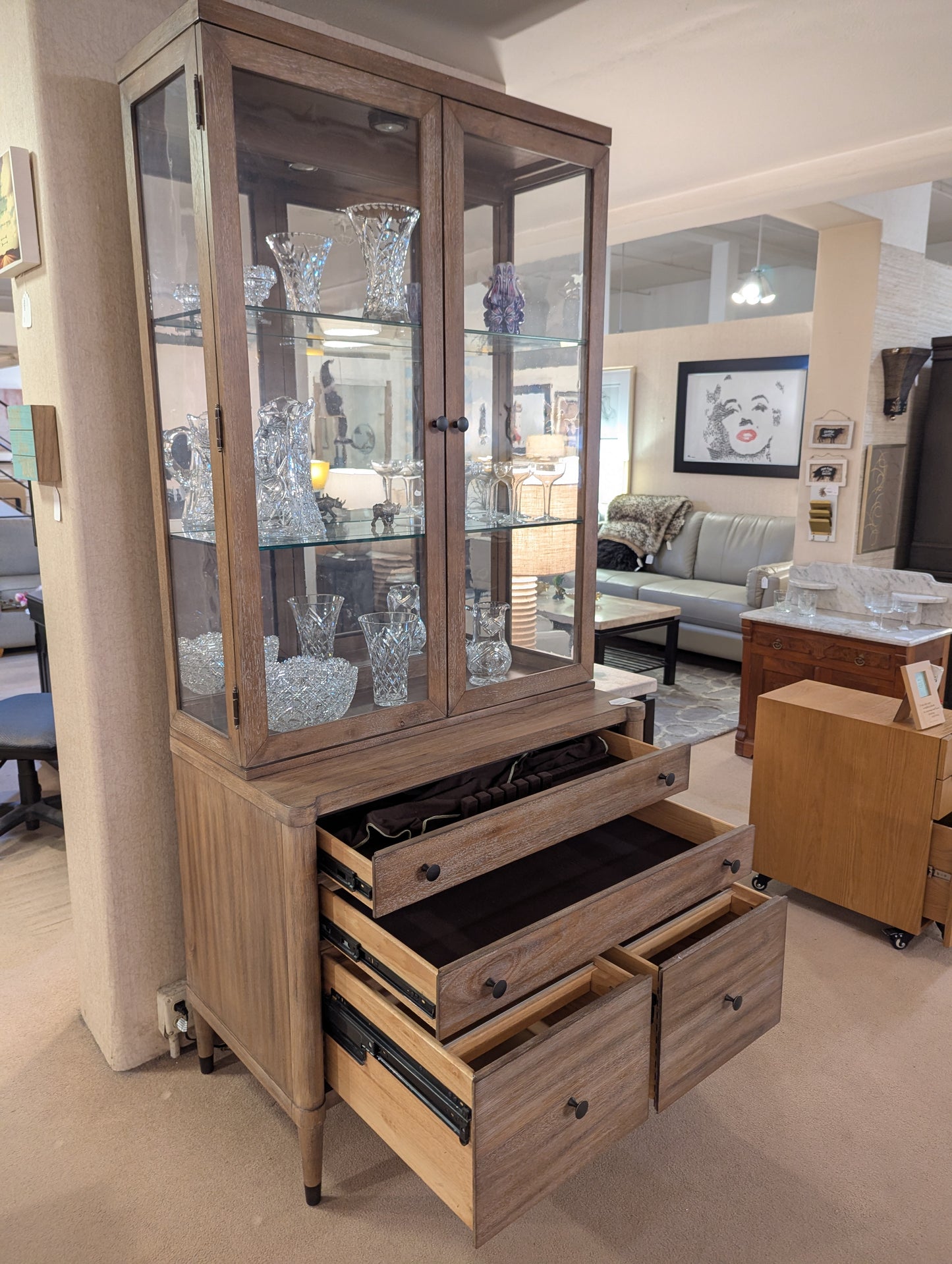 RUSTIC MAD HUTCH